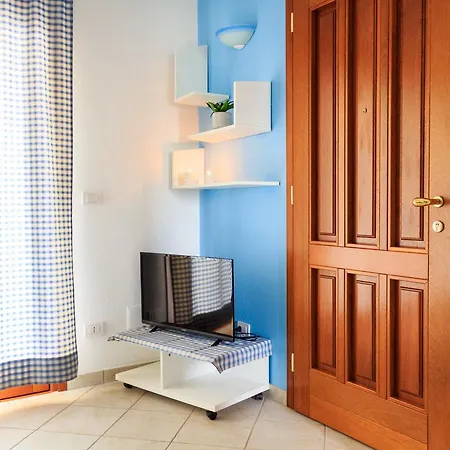 Sanpietroburgo 22 Апартаменты Ольбия